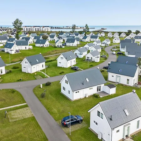 Awesome In Ostseeresort 別荘